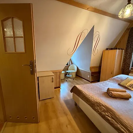 Δωμάτια σε οικογενειακή κατοικία Janka Gorny